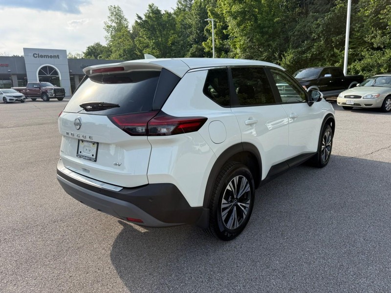 Nissan Rogue Vehicle Image 11