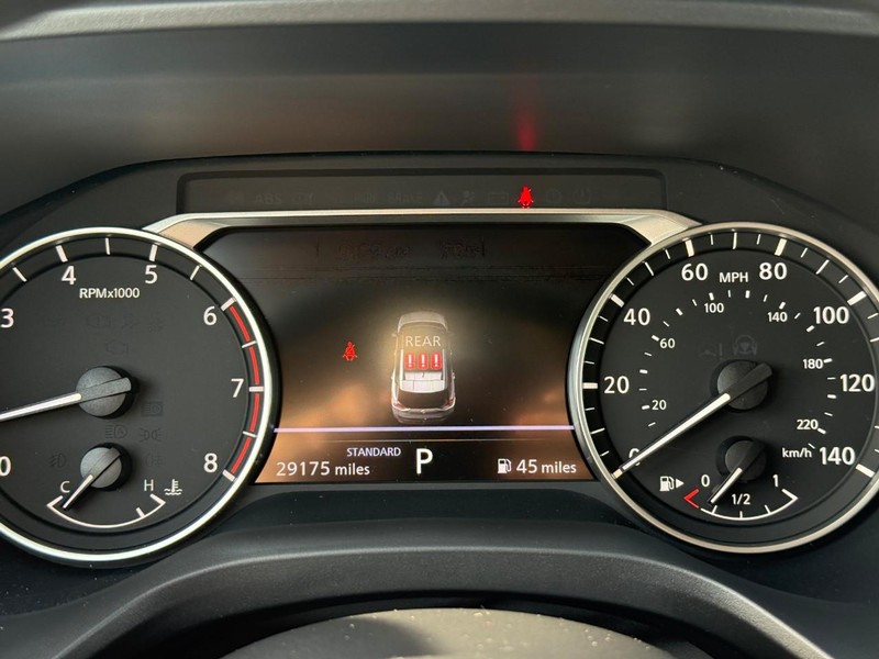 Nissan Rogue Vehicle Image 26