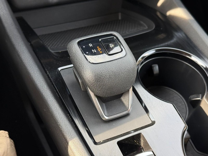 Nissan Rogue Vehicle Image 27