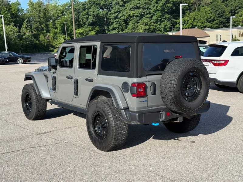Jeep Wrangler 4xe Vehicle Full-screen Gallery Image 3
