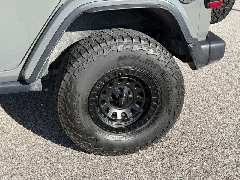 Jeep Wrangler 4xe Vehicle Full-screen Gallery Image 4