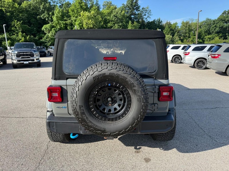Jeep Wrangler 4xe Vehicle Full-screen Gallery Image 6