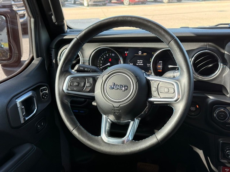 Jeep Wrangler 4xe Vehicle Full-screen Gallery Image 12