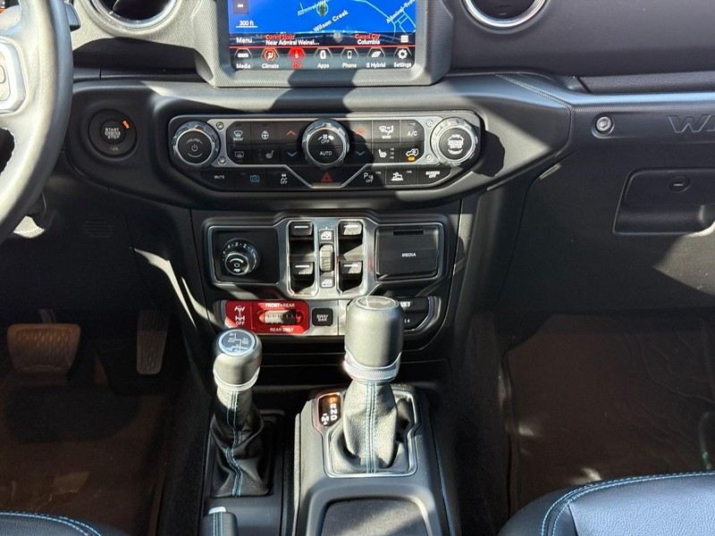 Jeep Wrangler 4xe Vehicle Full-screen Gallery Image 14