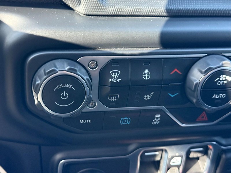 Jeep Wrangler 4xe Vehicle Full-screen Gallery Image 23