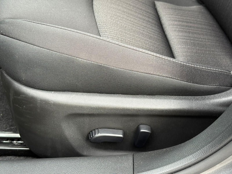 Nissan Altima Vehicle Image 23