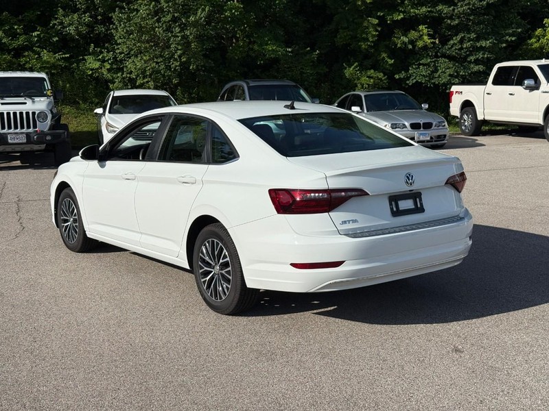 Volkswagen Jetta Vehicle Image 04