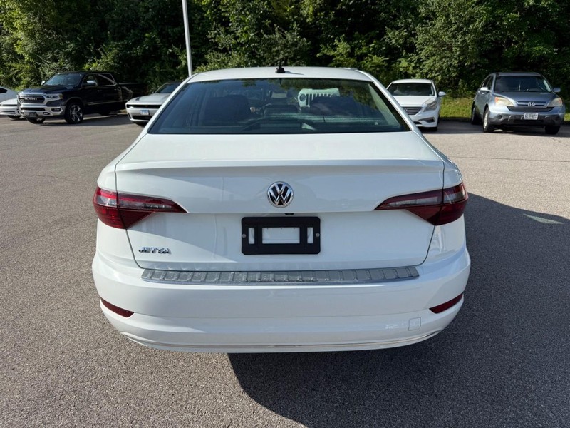 Volkswagen Jetta Vehicle Image 08