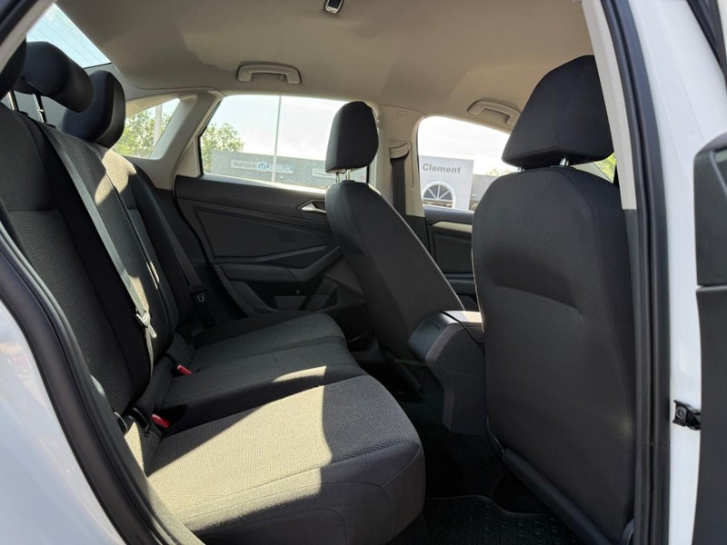 Volkswagen Jetta Vehicle Image 12