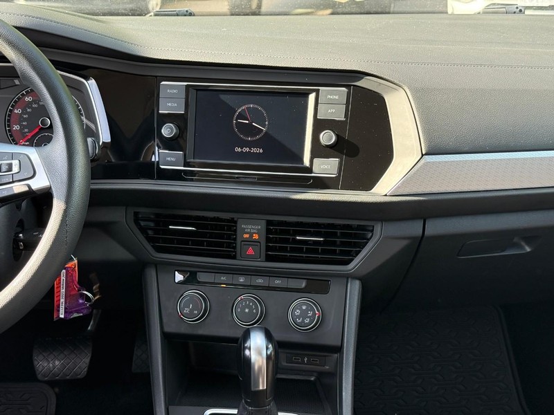 Volkswagen Jetta Vehicle Image 15