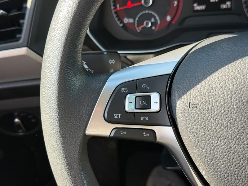 Volkswagen Jetta Vehicle Image 20