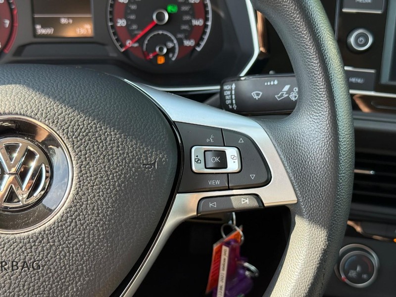 Volkswagen Jetta Vehicle Image 21