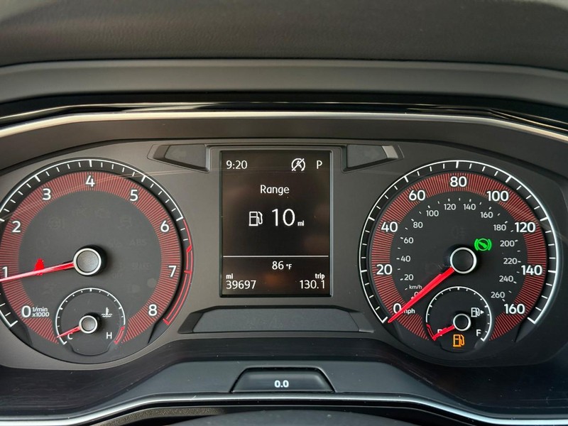Volkswagen Jetta Vehicle Image 22