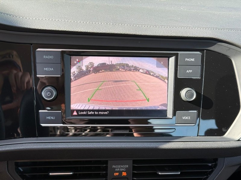 Volkswagen Jetta Vehicle Image 24