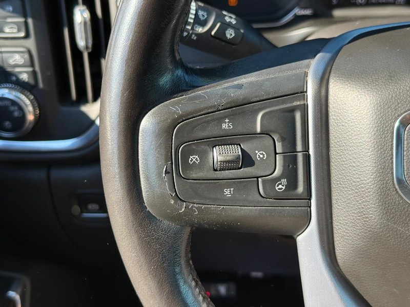 GMC Sierra 1500 Vehicle Full-screen Gallery Image 18