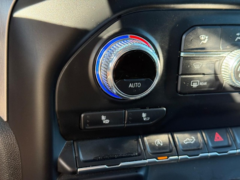GMC Sierra 1500 Vehicle Full-screen Gallery Image 21