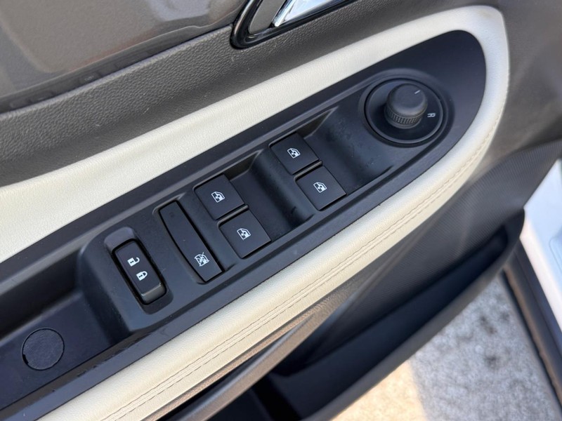 Buick Encore Vehicle Image 18