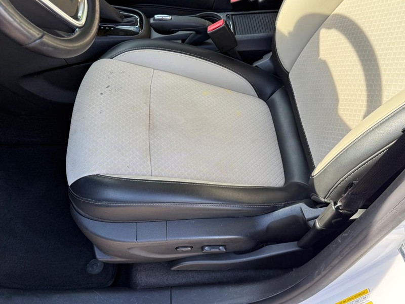 Buick Encore Vehicle Image 19