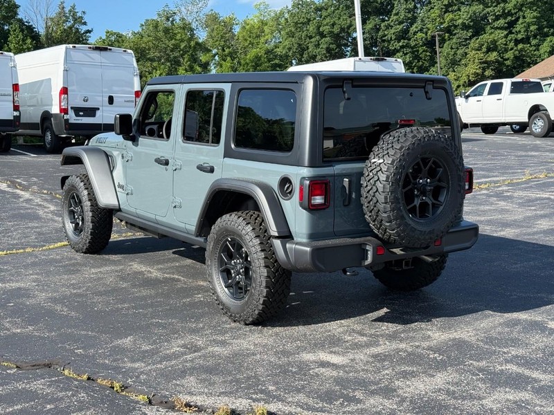 Jeep Wrangler Vehicle Full-screen Gallery Image 3