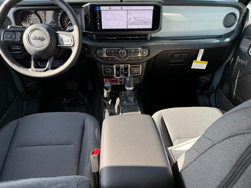 Jeep Wrangler Vehicle Full-screen Gallery Image 6