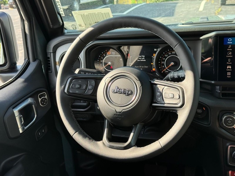 Jeep Wrangler Vehicle Full-screen Gallery Image 7
