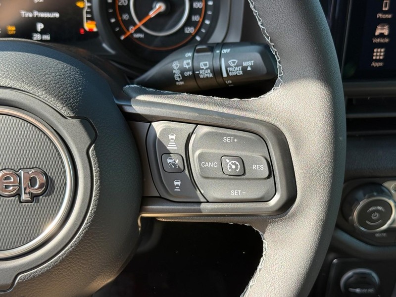 Jeep Wrangler Vehicle Full-screen Gallery Image 15