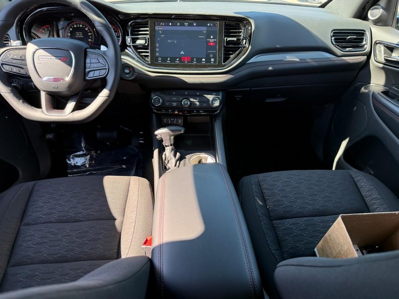 Dodge Durango Vehicle Full-screen Gallery Image 7