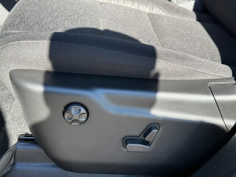 Dodge Durango Vehicle Full-screen Gallery Image 13