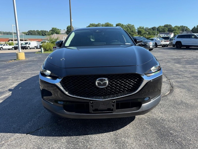 Mazda CX-30 Vehicle Full-screen Gallery Image 10