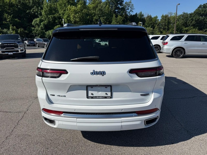 Jeep Grand Cherokee L Vehicle Full-screen Gallery Image 6
