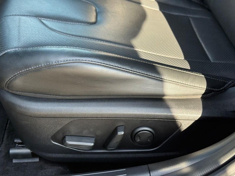 Hyundai Elantra Vehicle Image 22