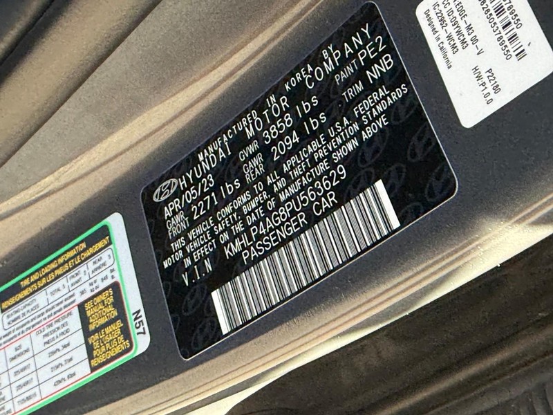 Hyundai Elantra Vehicle Image 29