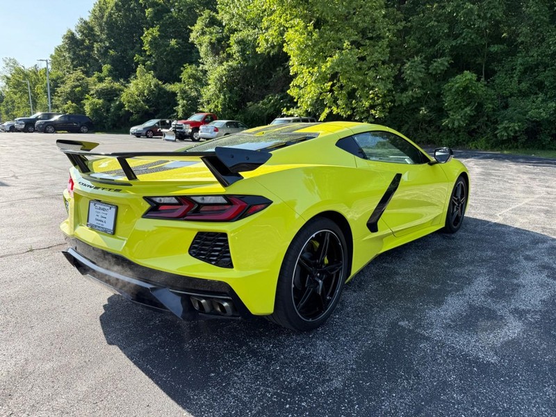 Chevrolet Corvette Vehicle Image 09