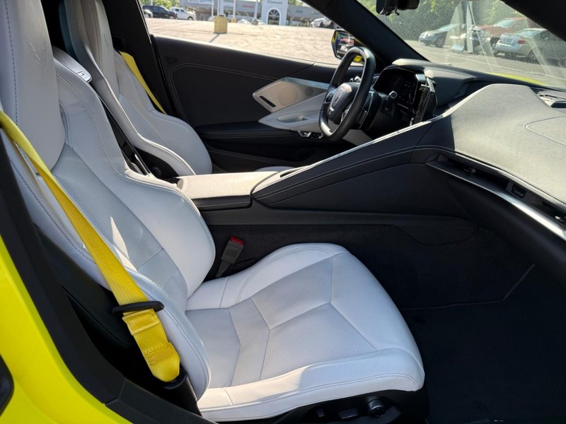 Chevrolet Corvette Vehicle Image 13