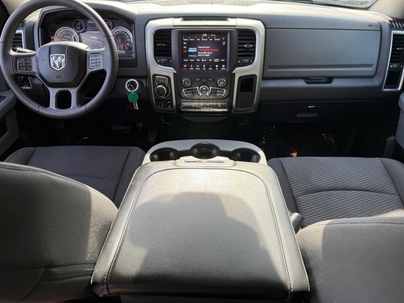 Ram 1500 Classic Vehicle Image 15