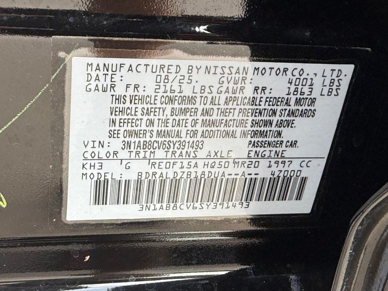 Nissan Sentra Vehicle Full-screen Gallery Image 23