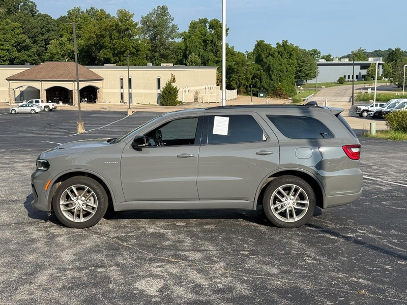 Dodge Durango Vehicle Full-screen Gallery Image 2