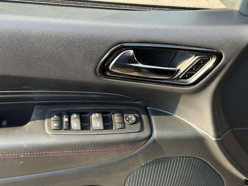 Dodge Durango Vehicle Full-screen Gallery Image 15