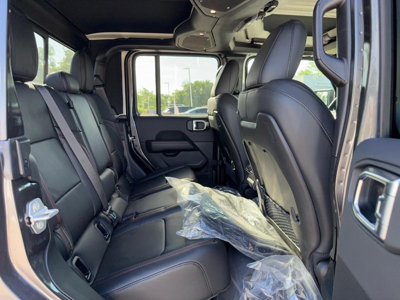 Jeep Gladiator Vehicle Full-screen Gallery Image 5