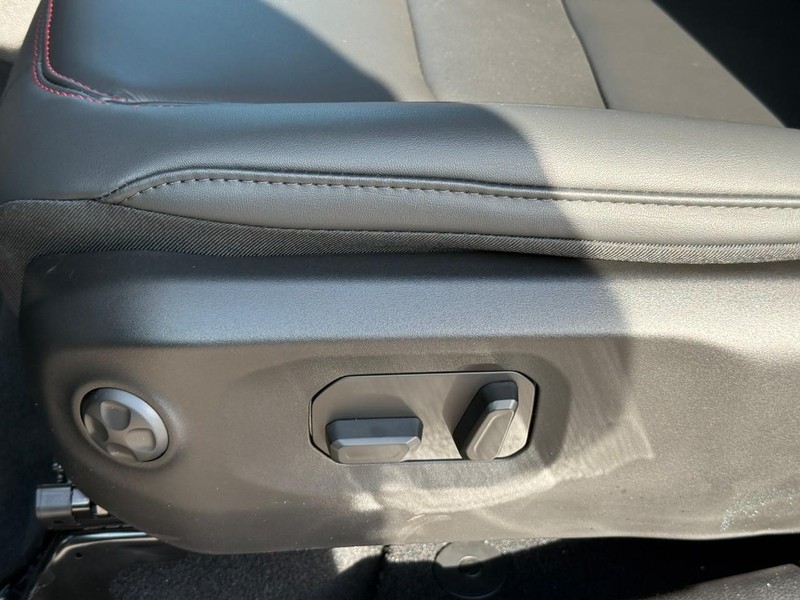 Jeep Gladiator Vehicle Full-screen Gallery Image 8