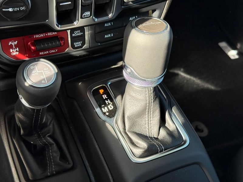 Jeep Gladiator Vehicle Full-screen Gallery Image 12