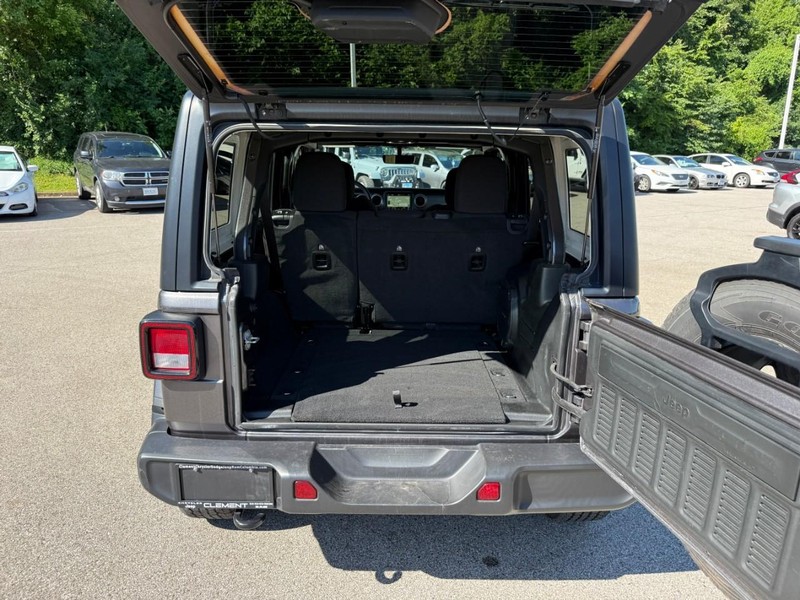 Jeep Wrangler Vehicle Full-screen Gallery Image 5