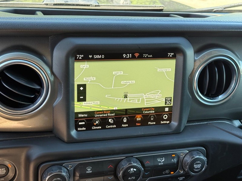 Jeep Wrangler Vehicle Full-screen Gallery Image 22