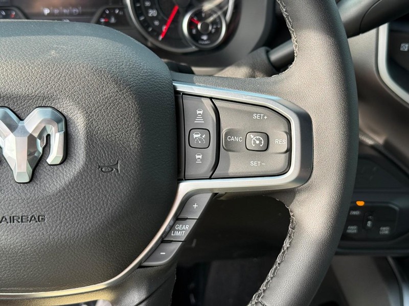 Ram 3500 Vehicle Image 16