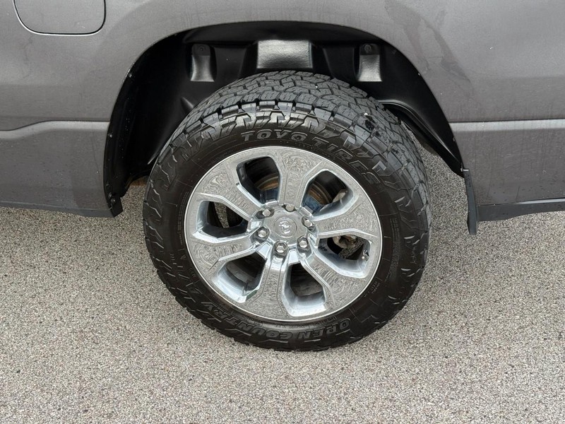 Ram 1500 Vehicle Full-screen Gallery Image 4