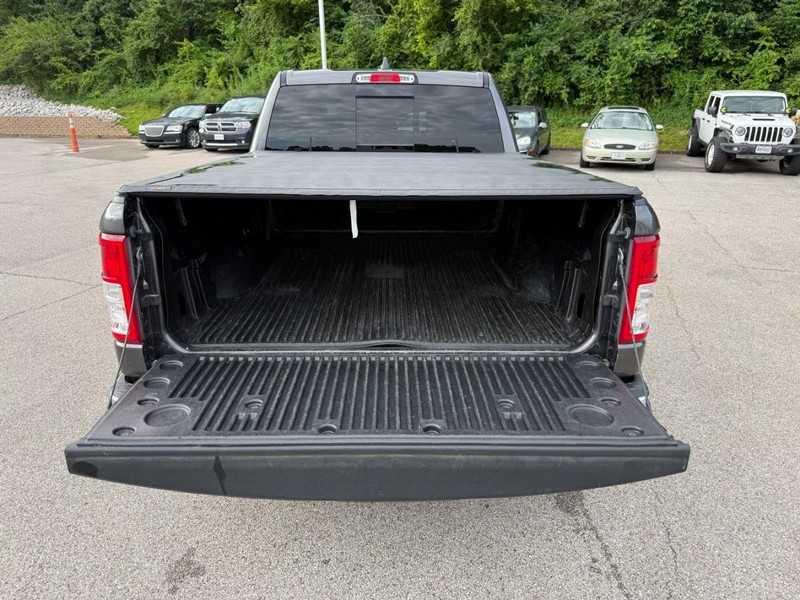 Ram 1500 Vehicle Full-screen Gallery Image 5