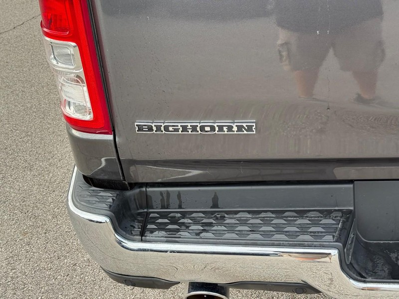 Ram 1500 Vehicle Full-screen Gallery Image 7