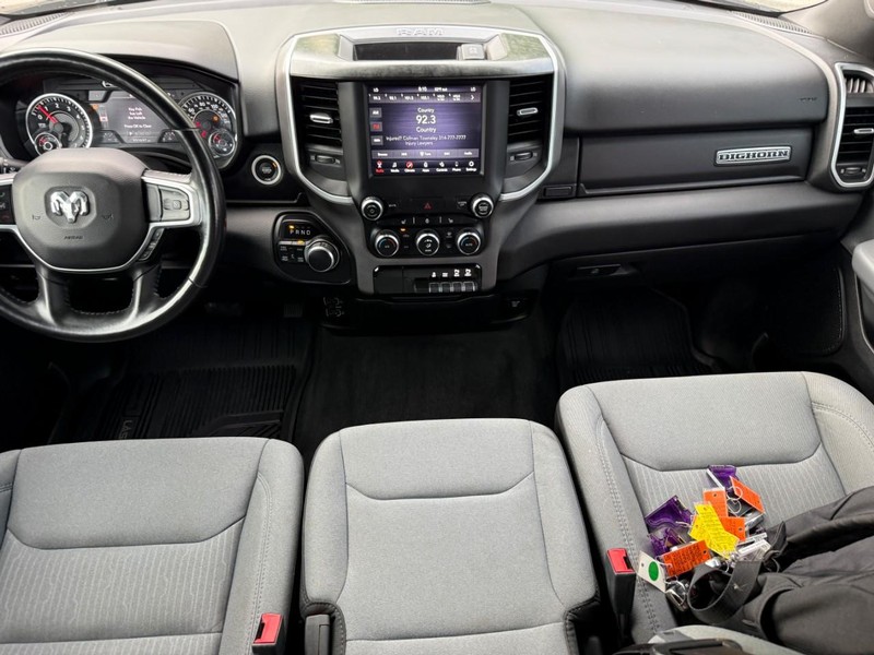Ram 1500 Vehicle Full-screen Gallery Image 12