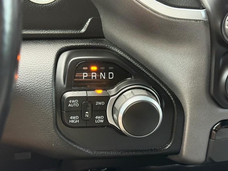 Ram 1500 Vehicle Full-screen Gallery Image 22