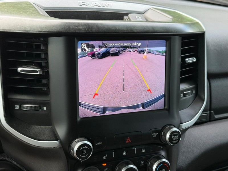 Ram 1500 Vehicle Full-screen Gallery Image 24